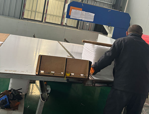 武漢氣泡膜廠家設(shè)備展示